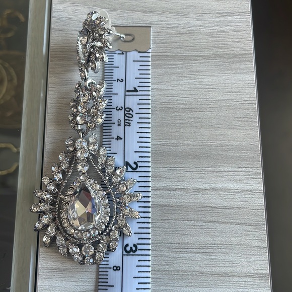 STUNNING Chrystal earrings - Picture 4 of 4